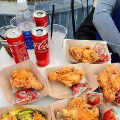 Khay giấy Kraft dùng ăn tại chỗ